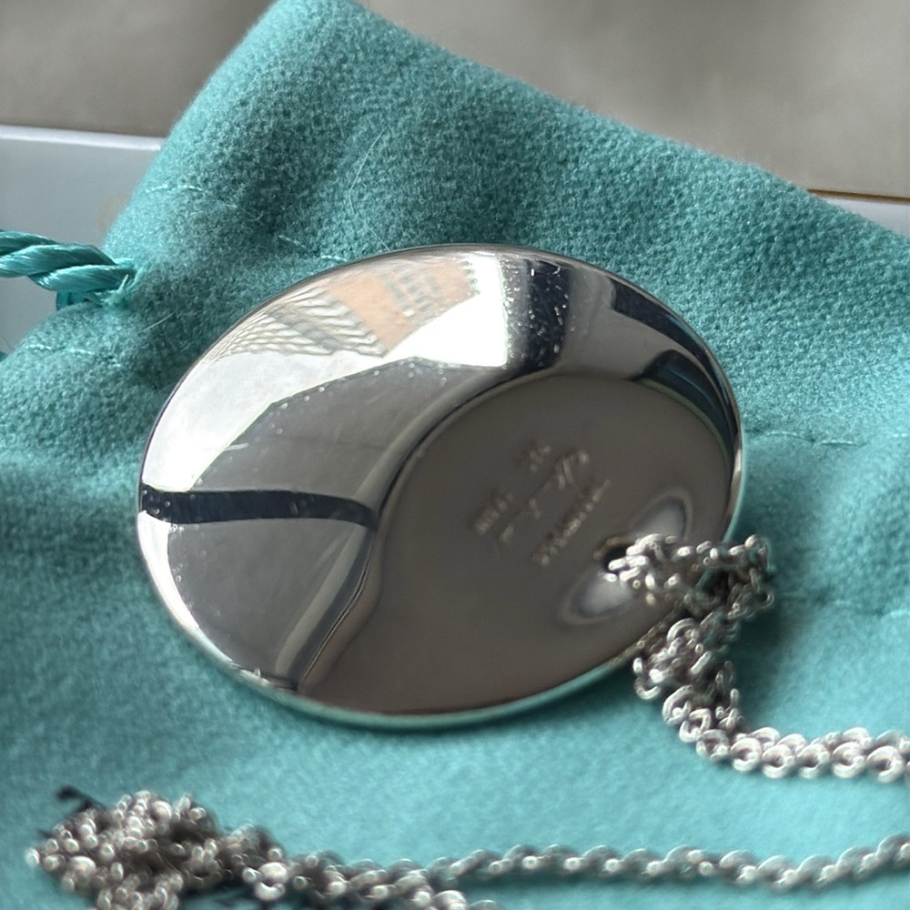 ❌SOLD❌Tiffany & Co. Elsa Peretti Large Oval Tag Pendant Necklace - Picture 9 of 10